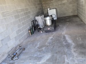 10 x 22 storage unit in Jacksonville, FL