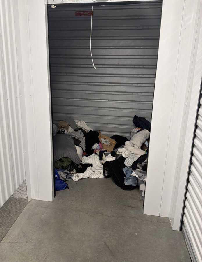 10 x 5 storage unit in Pico Rivera, CA