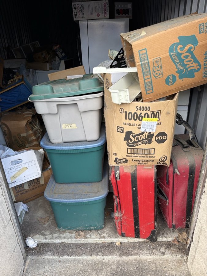 10 x 20 storage unit in Troy, MI