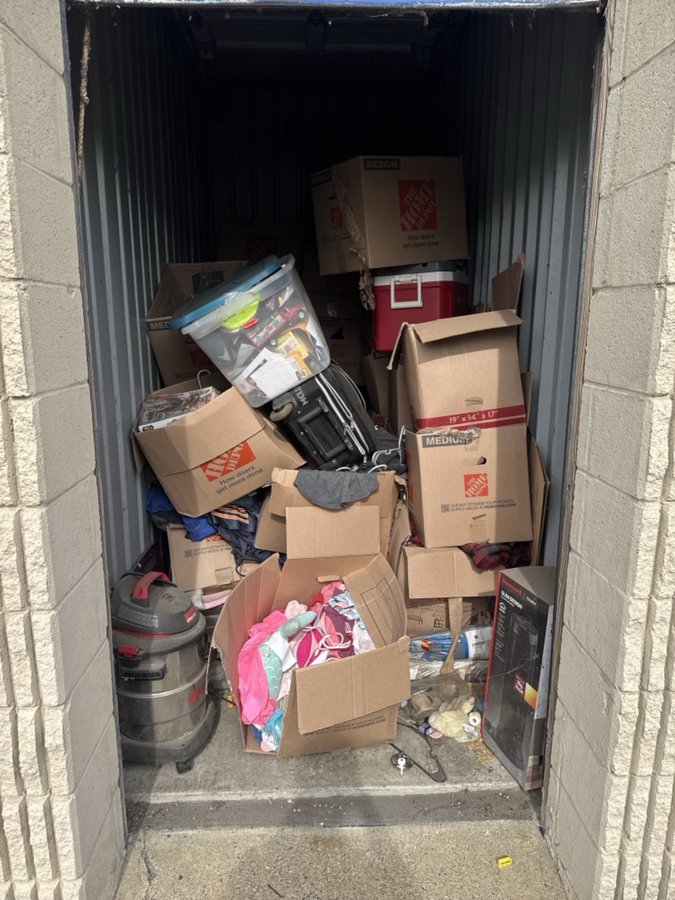 5 x 10 storage unit in Troy, MI