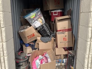 5 x 10 storage unit in Troy, MI