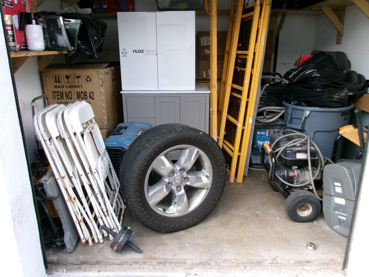 8 x 10 storage unit in Miami, FL