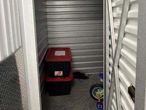 5 x 5 storage unit in South Gate, CA