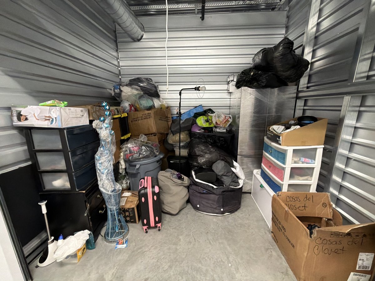 10 x 8 storage unit in South Gate, CA