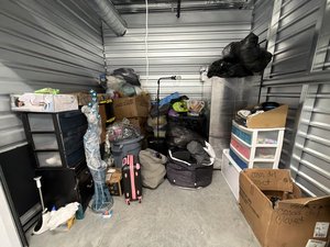 10 x 8 storage unit in South Gate, CA