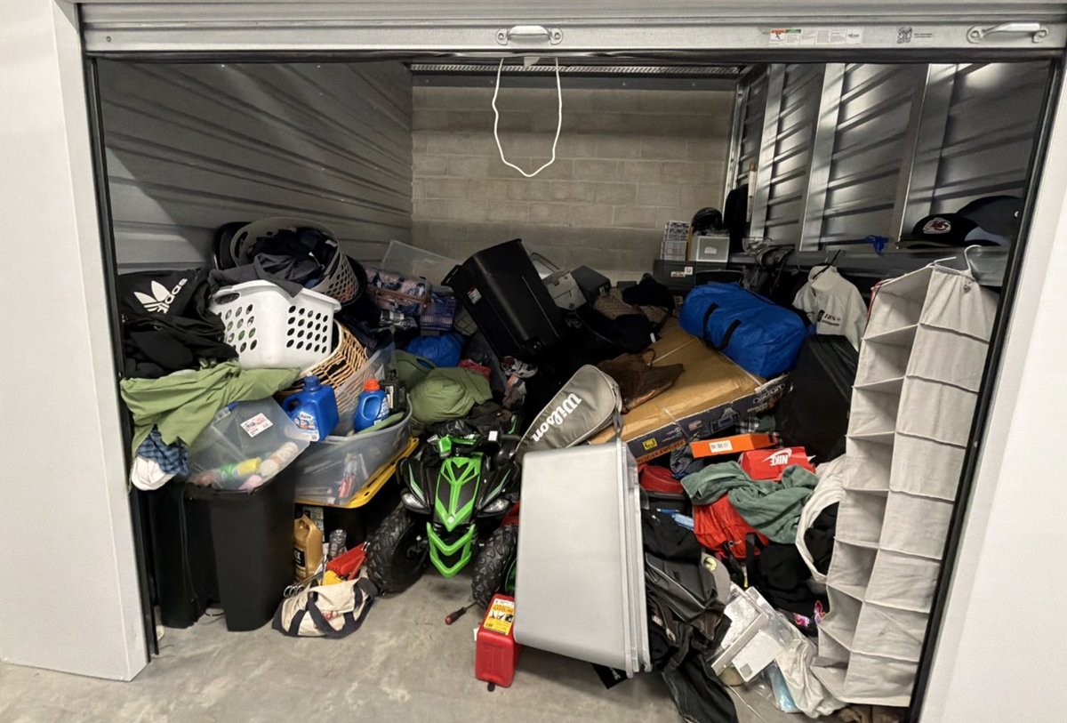 10 x 10 storage unit in South Gate, CA