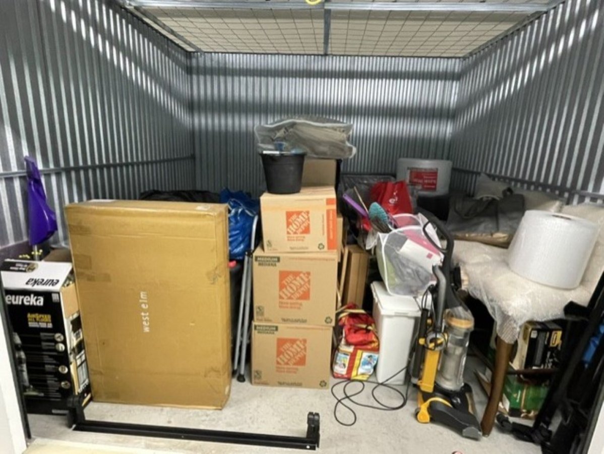 10 x 10 storage unit in Jacksonville, FL