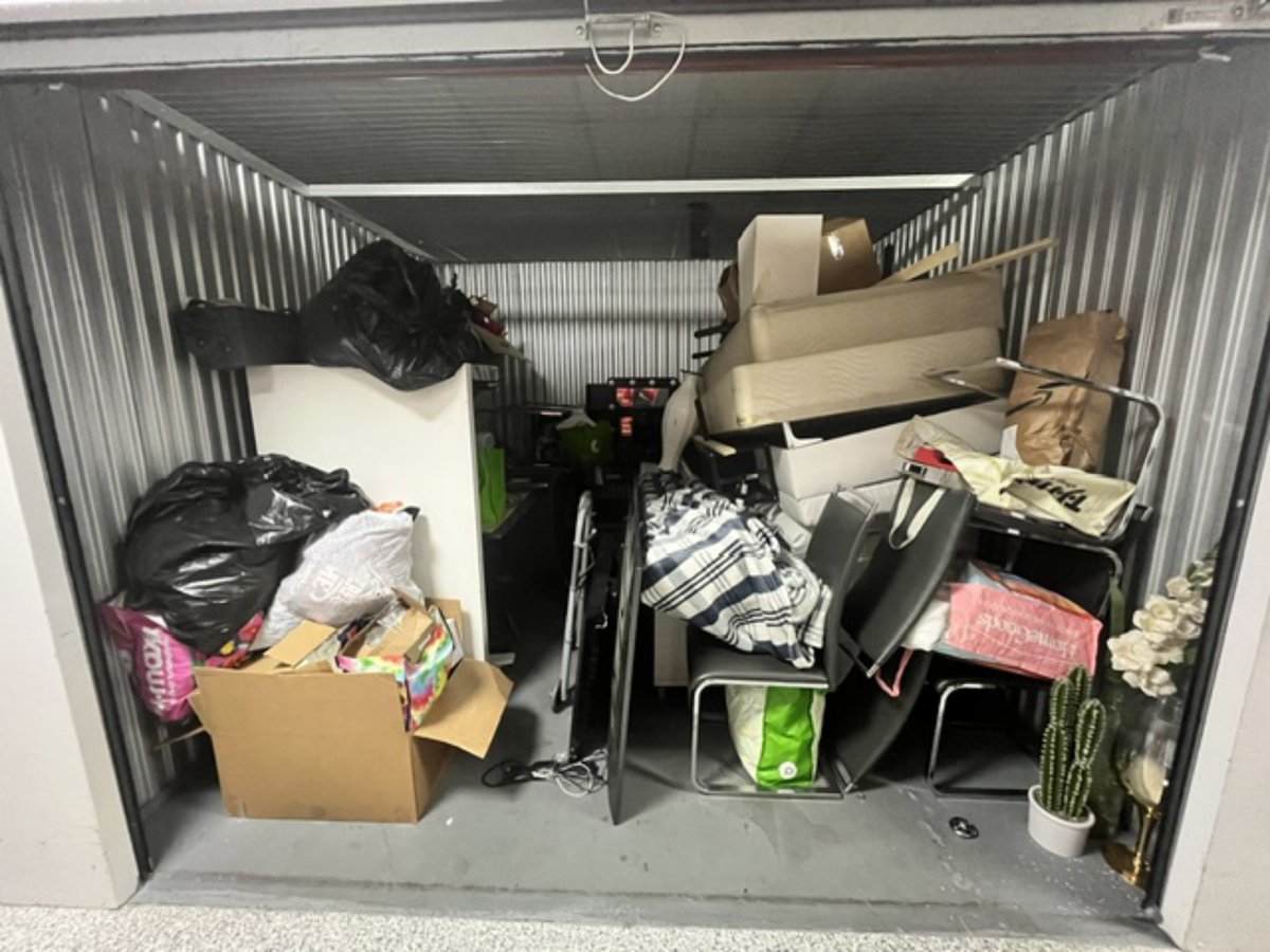 10 x 10 storage unit in Hialeah, FL