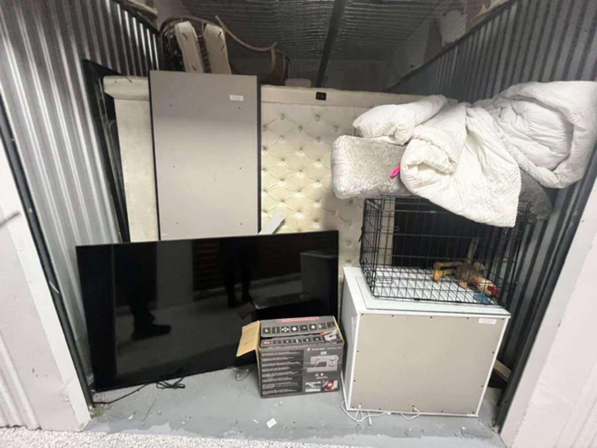 8 x 12 storage unit in Hialeah, FL