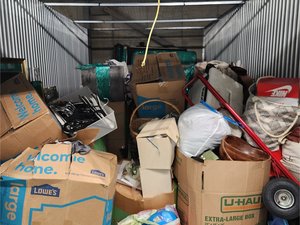 10 x 20 storage unit in Sandy Springs, GA
