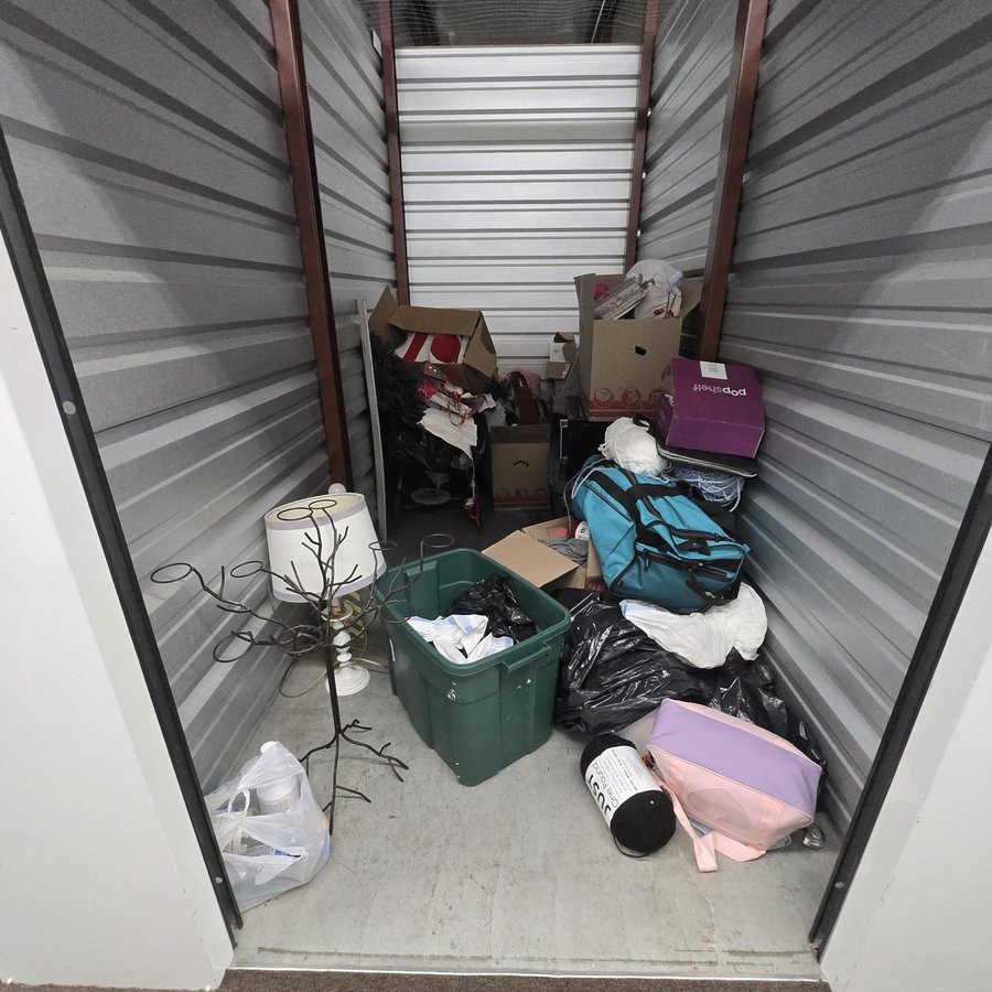 5 x 10 storage unit in Lenexa, KS