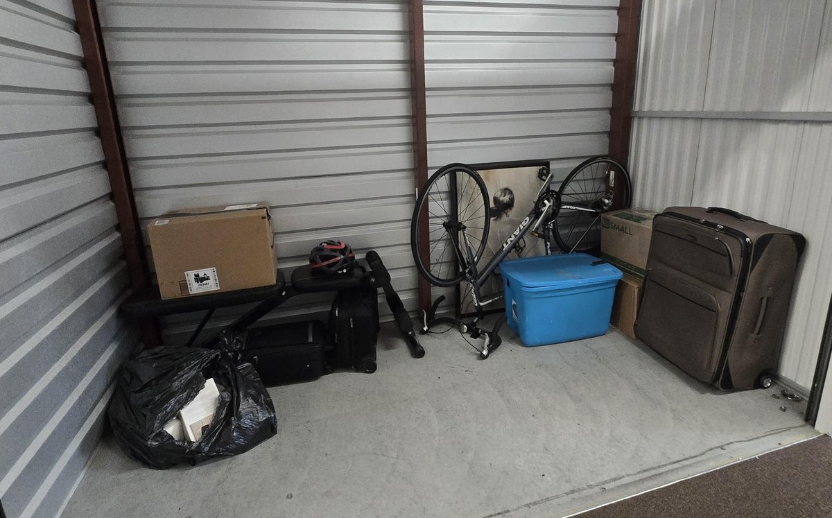 10 x 5 storage unit in Lenexa, KS