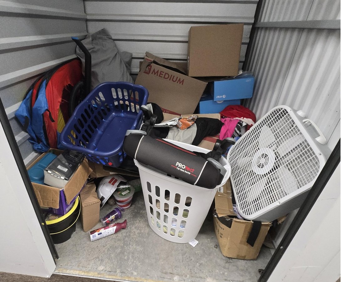 5 x 5 storage unit in Lenexa, KS