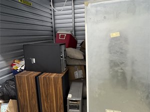 10 x 10 storage unit in Portland, OR