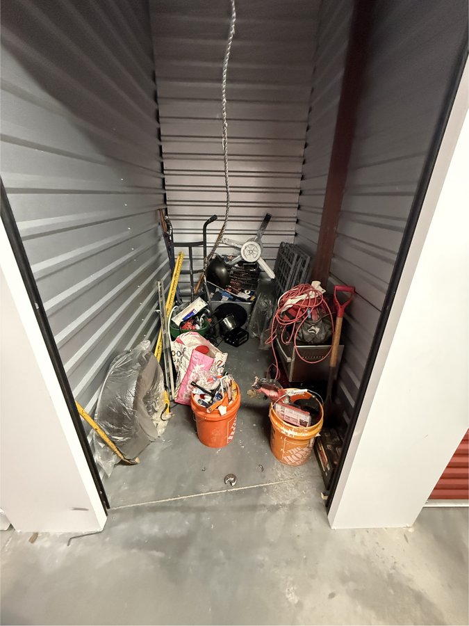 5 x 7 storage unit in Aurora, CO