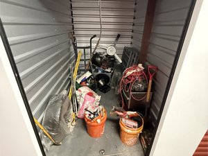 5 x 7 storage unit in Aurora, CO
