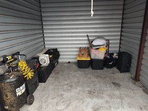 10 x 10 storage unit in Tampa, FL