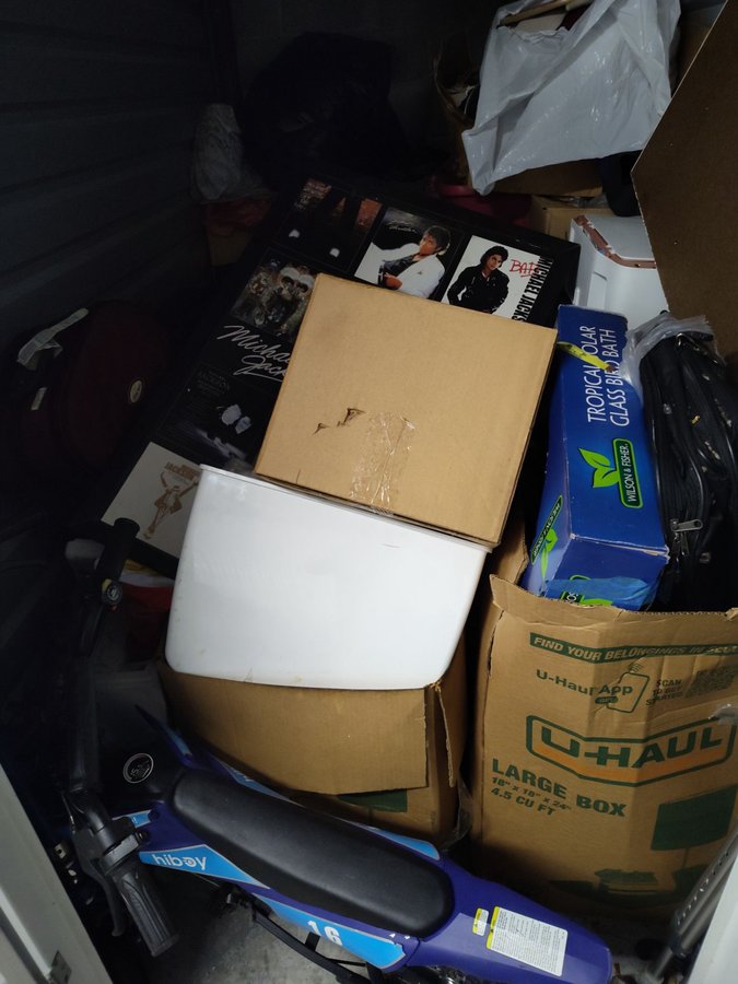 5 x 10 storage unit in Tampa, FL