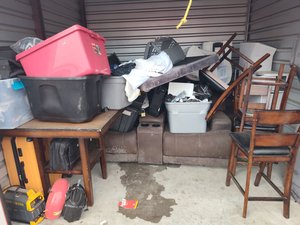 10 x 10 storage unit in Tampa, FL