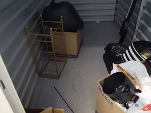 5 x 10 storage unit in Tampa, FL
