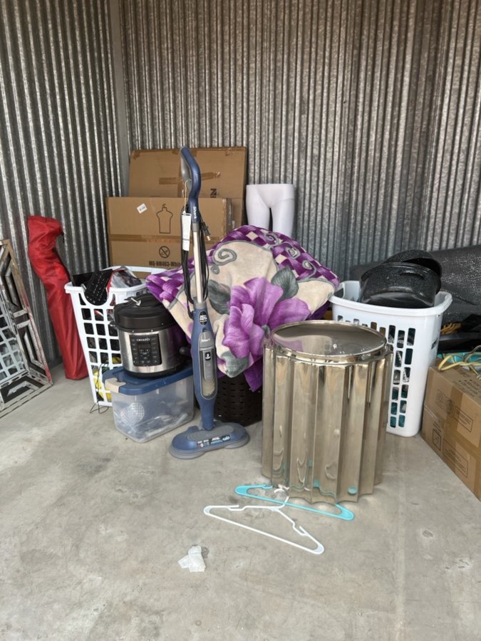 10 x 10 storage unit in Austin, TX