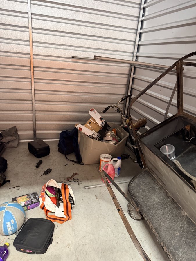 10 x 10 storage unit in Houston, TX
