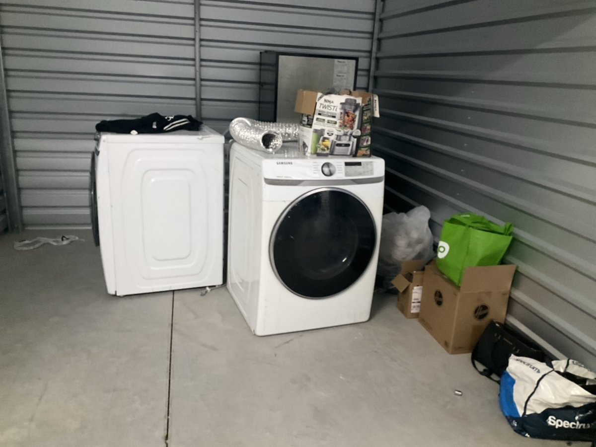 10 x 10 storage unit in Greensboro, NC