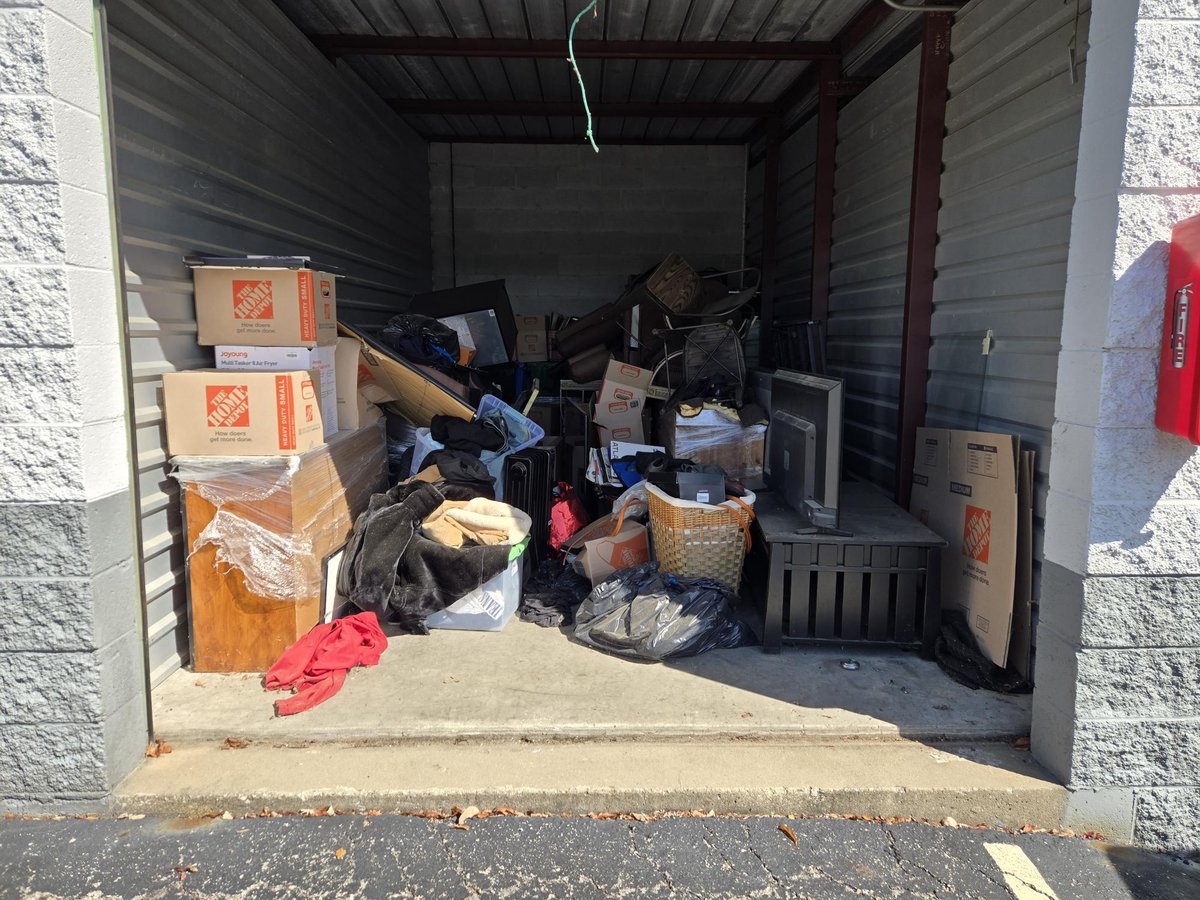 10 x 20 storage unit in Louisville, KY