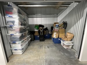 10 x 10 storage unit in Newark, DE