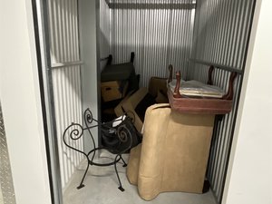 5 x 10 storage unit in Newark, DE