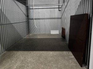 10 x 12 storage unit in Aurora, IL