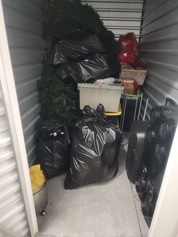 5 x 10 storage unit in Tampa, FL