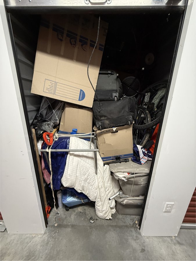 5 x 8 storage unit in Aurora, CO