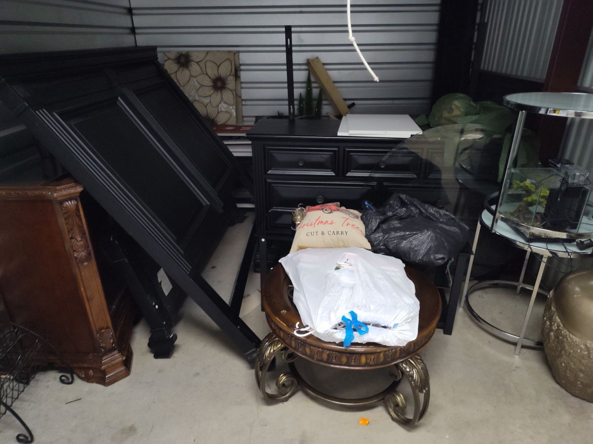 10 x 10 storage unit in Tampa, FL