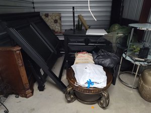 10 x 10 storage unit in Tampa, FL