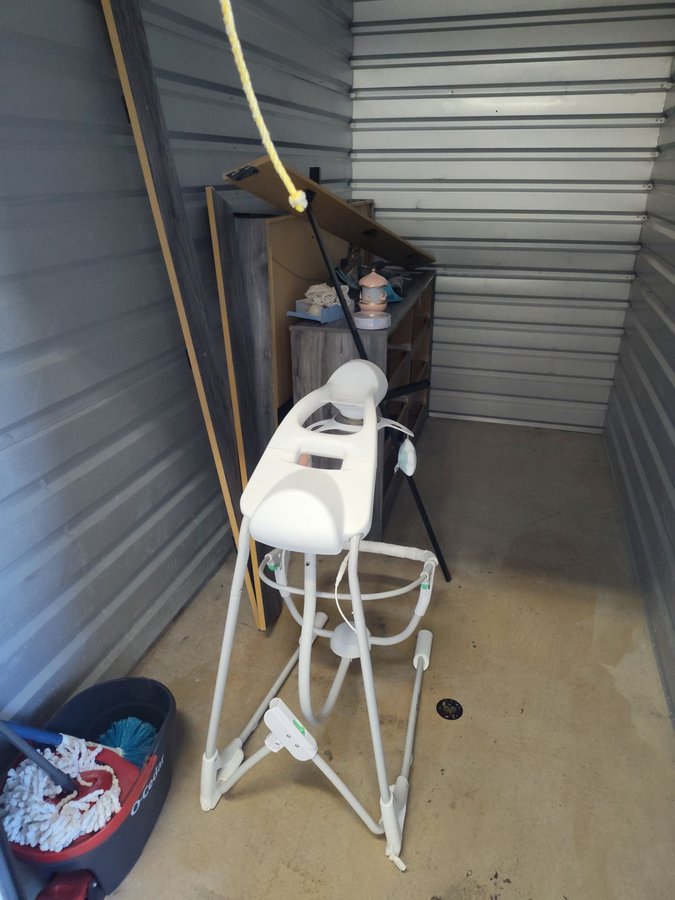 5 x 10 storage unit in Tampa, FL