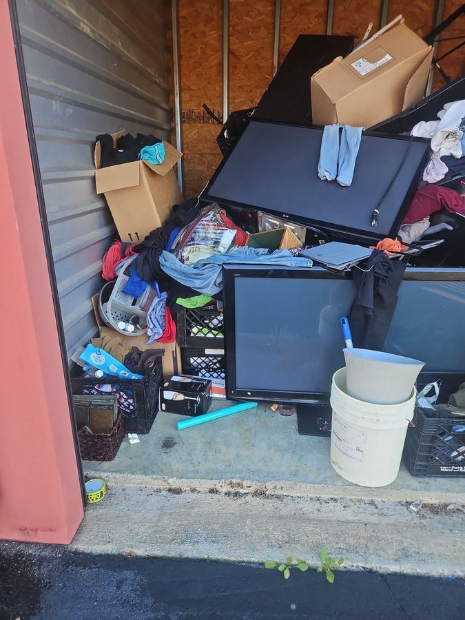 10 x 10 storage unit in Wilson, NC