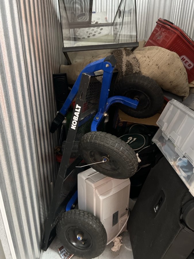 5 x 10 storage unit in Austin, TX