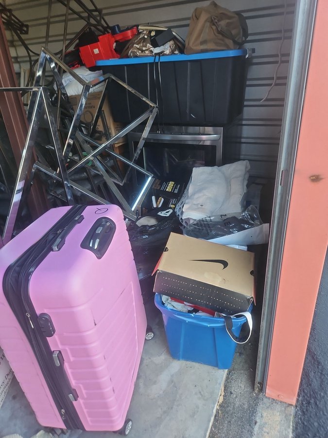 10 x 10 storage unit in Wilson, NC