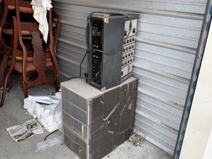 10 x 25 storage unit in Taylor, TX