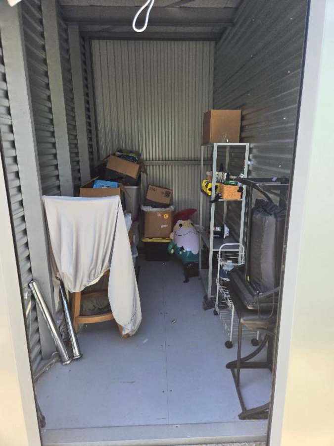 5 x 10 storage unit in Brandon, FL