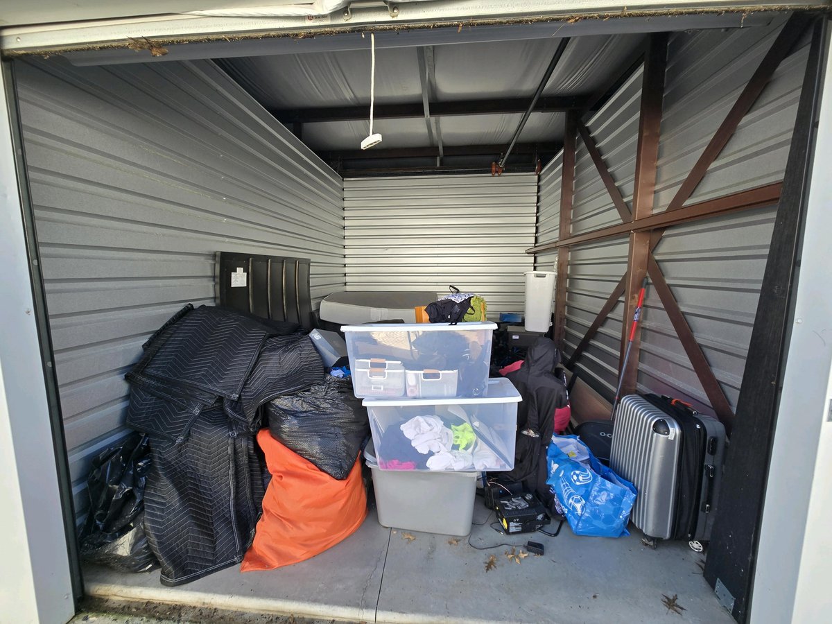 10 x 15 storage unit in Morrisville, PA