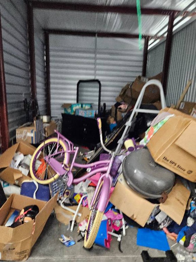 10 x 15 storage unit in Indianapolis, IN