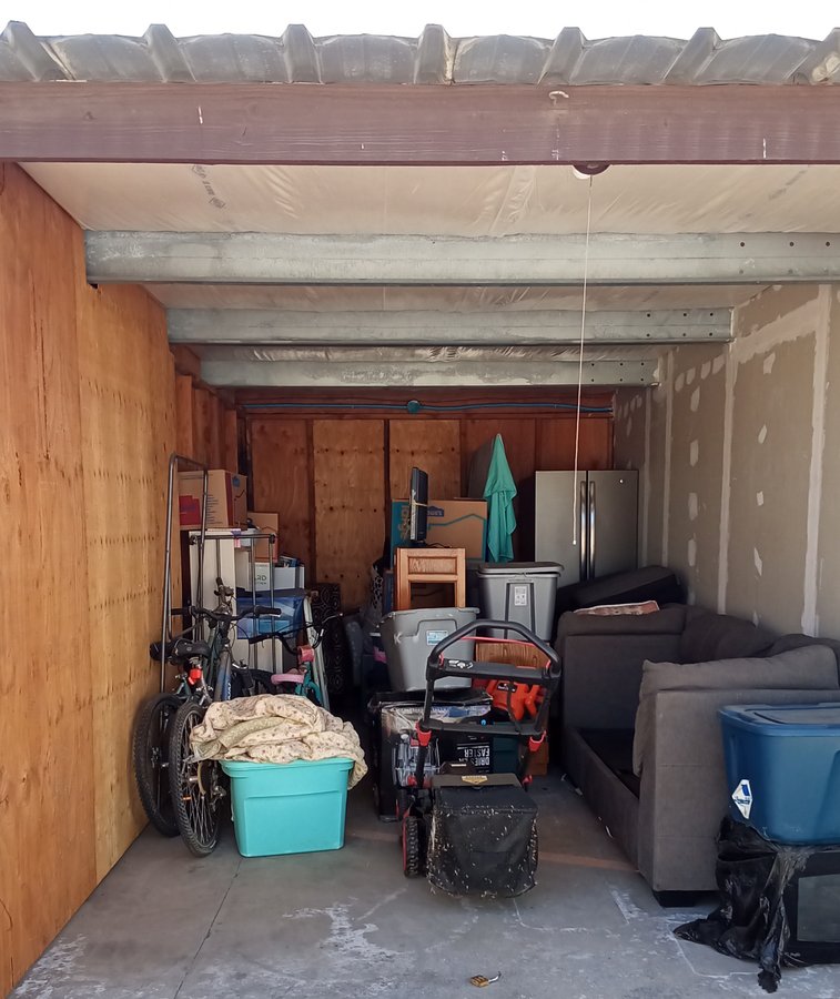 10 x 20 storage unit in Modesto, CA
