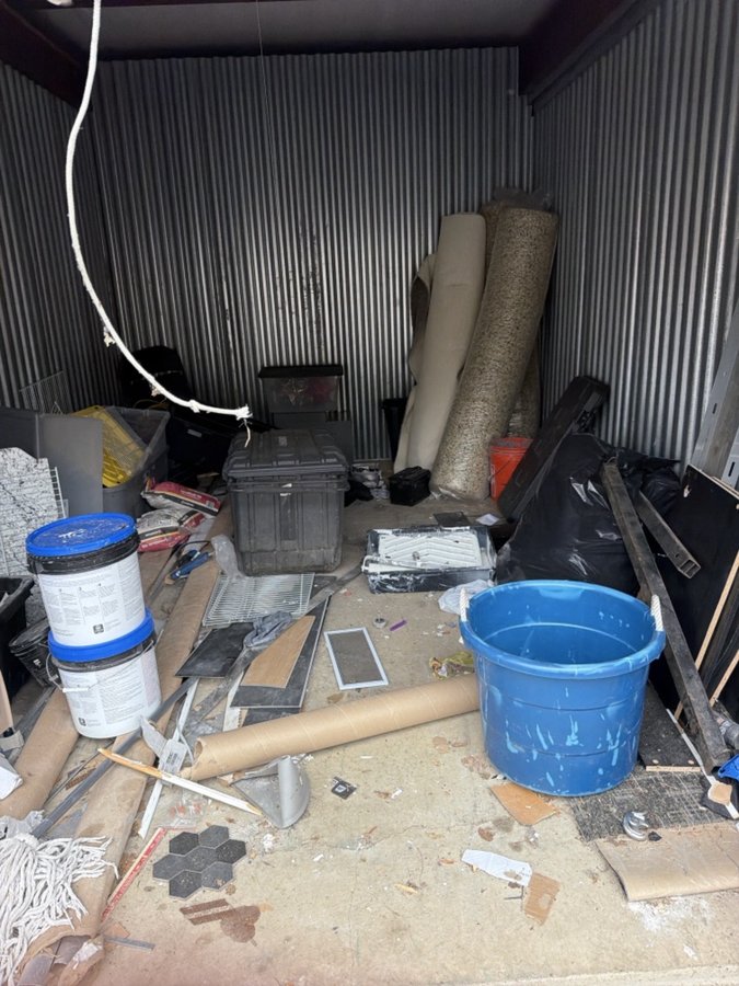10 x 15 storage unit in Dearborn Heights, MI