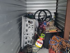 5 x 10 storage unit in Tampa, FL