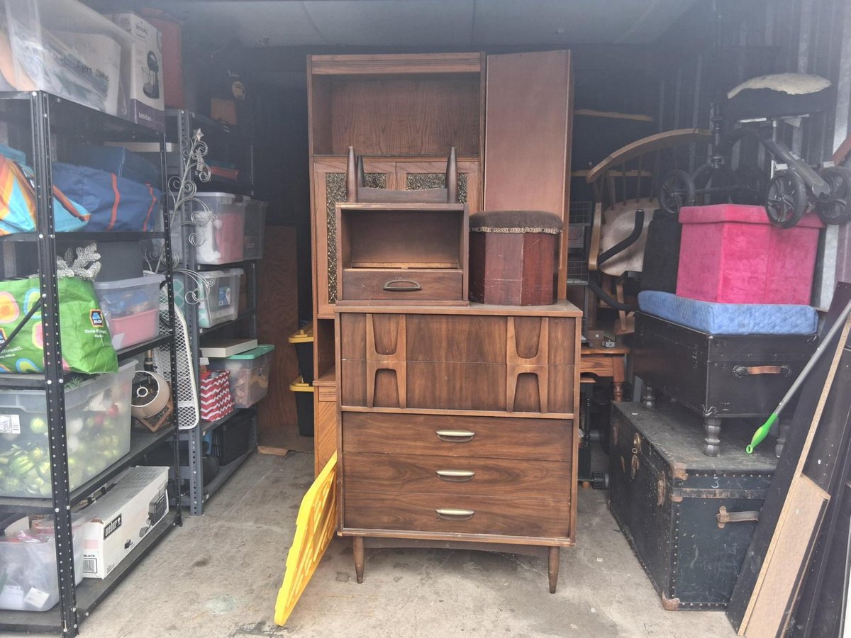 10 x 25 storage unit in Gurnee, IL