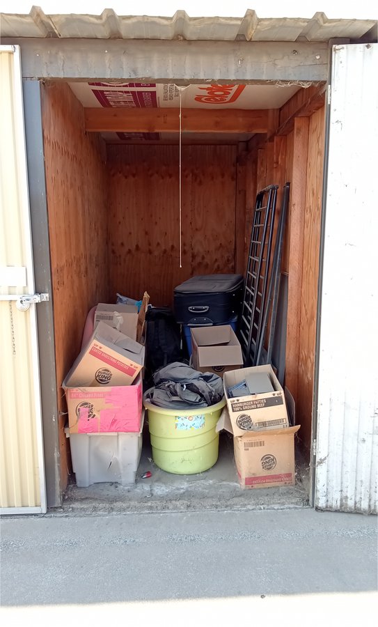 5 x 10 storage unit in Modesto, CA