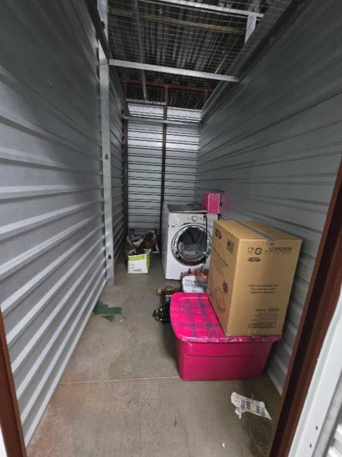 5 x 12 storage unit in Virginia Beach, VA