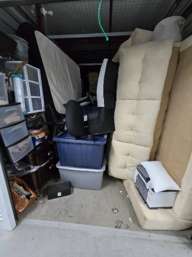 8 x 20 storage unit in Virginia Beach, VA